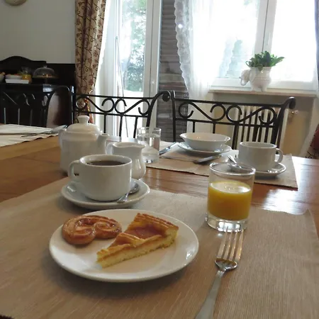 2 Fields Bed & Breakfast 3*