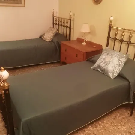 2 Fields Bed & Breakfast 3*