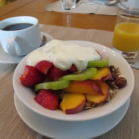2 Fields Bed and breakfast