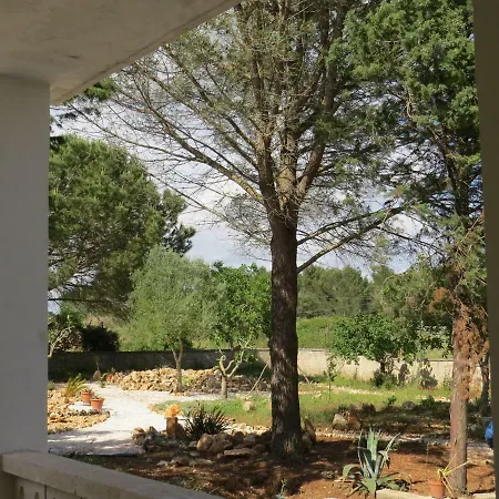 2 Fields Bed & Breakfast