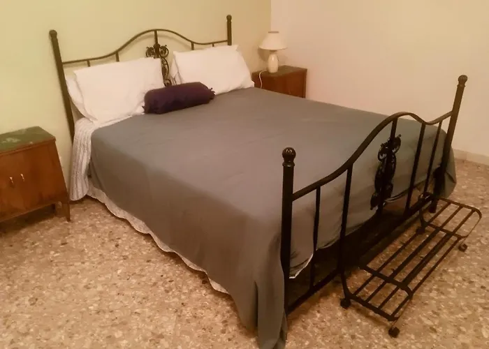 2 Fields Bed & Breakfast